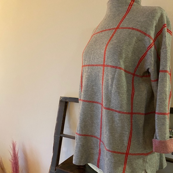 Women's Tahari Gray and Red Striped Sweater - Picture 10 of 12
